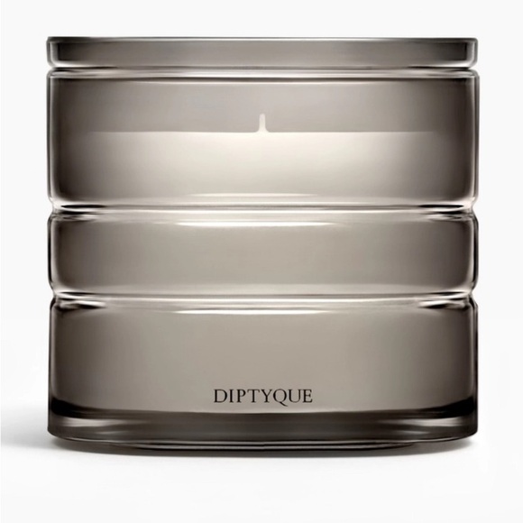 LA VALLÉE DU TEMPS (VALLEY OF TIME)
Refillable Candle - Picture 3 of 6